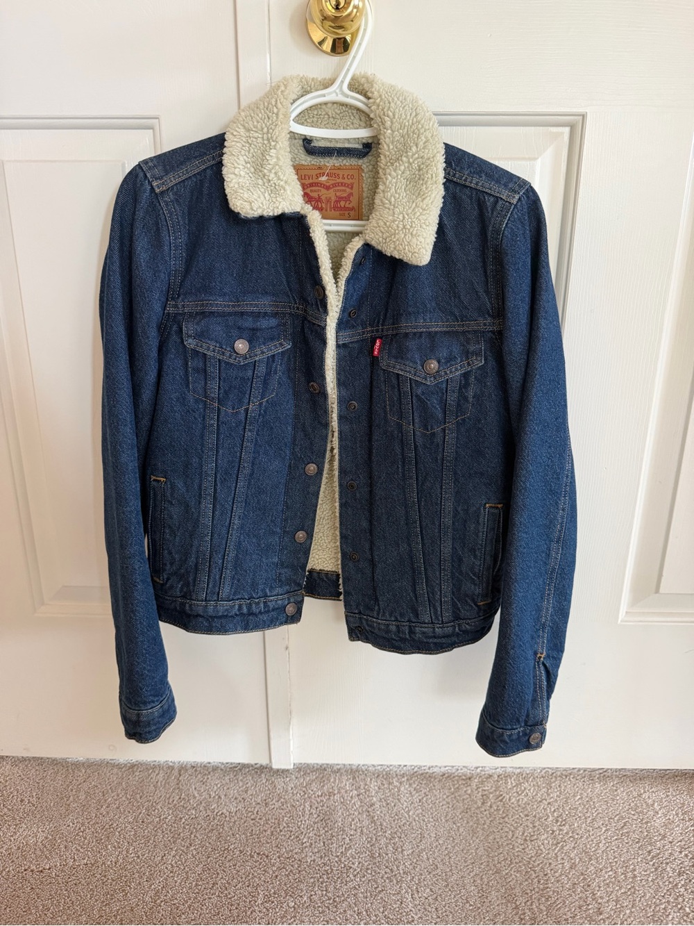 Levi's Dark Blue Denim Sherpa-Lined Jacket with Cream Lining